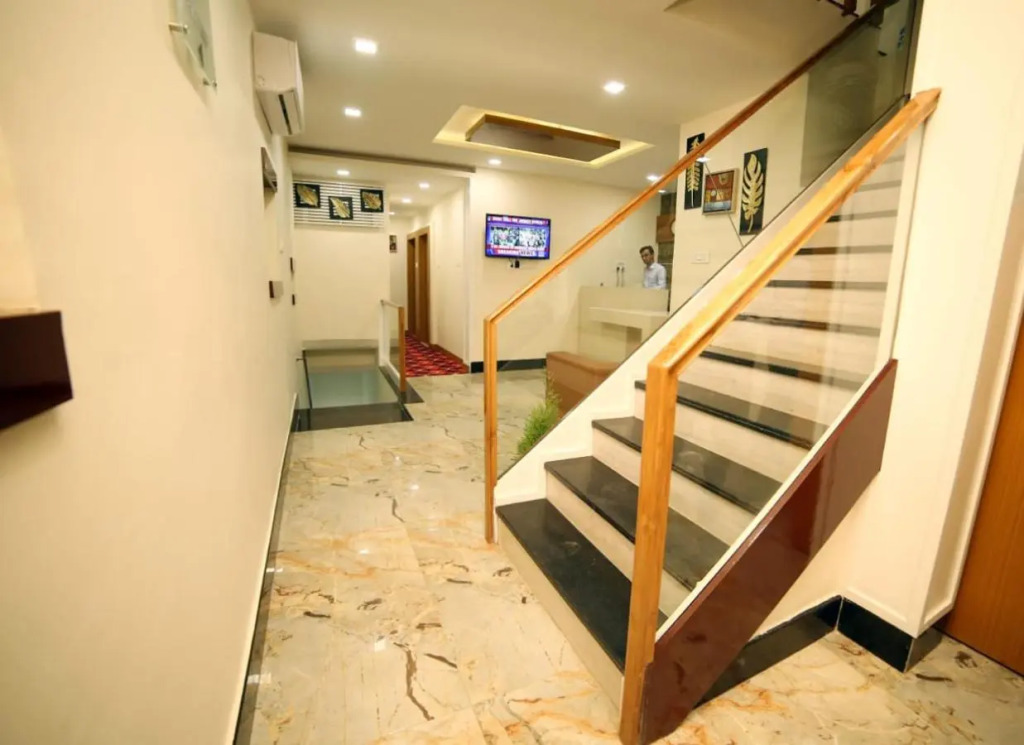 Banyan hotel&restro