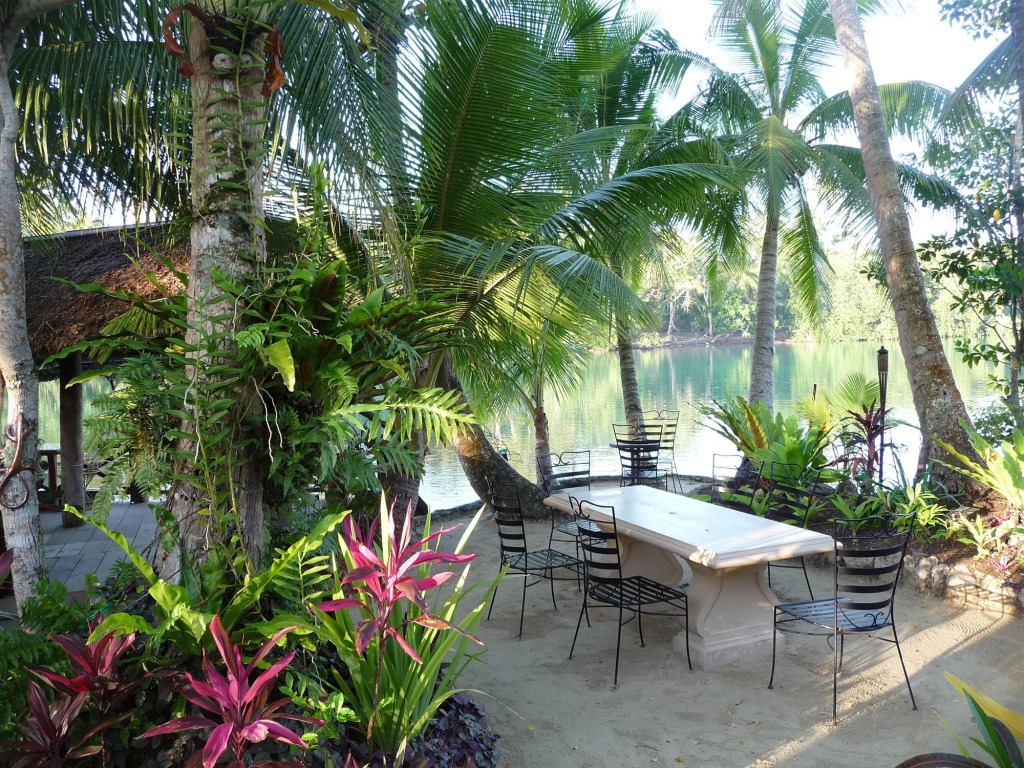 Lagoon Gardens