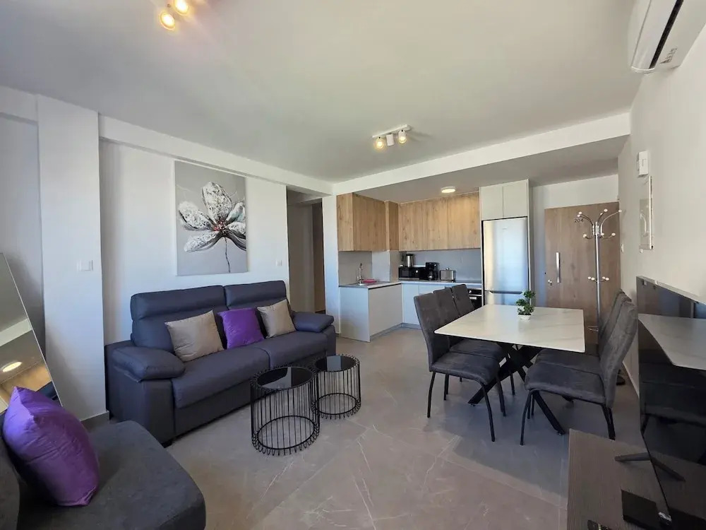 Spacious Two Bedroom Suites in Old Town