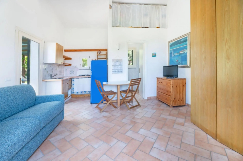 Villetta Sant'Andrea 400 meters from the beach with sea view terrace, garden and parking spaces-VILLETTA SANT'ANDREA