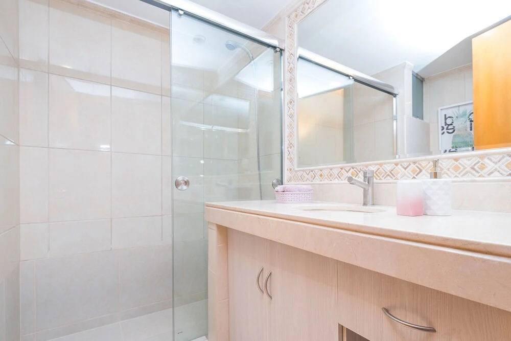 Simply Comfort. Splendid Apt with Ocean View