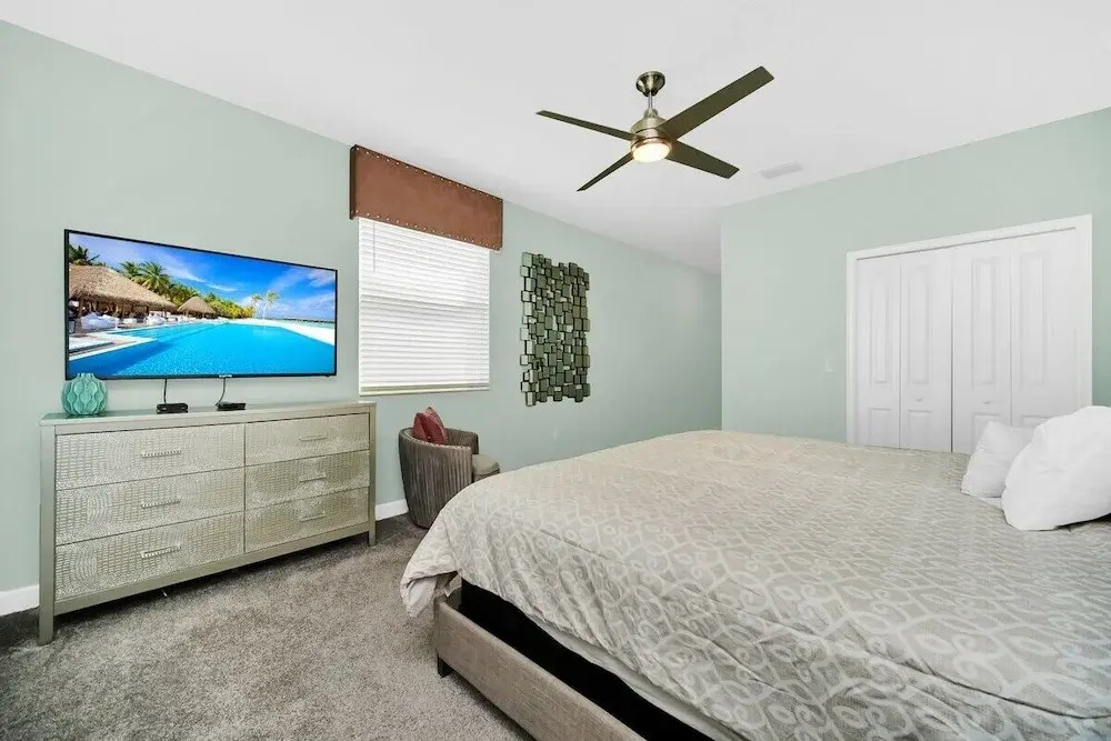 2758bd · Dazzling 5BR Villa in Storey Lake With Pool & Spa