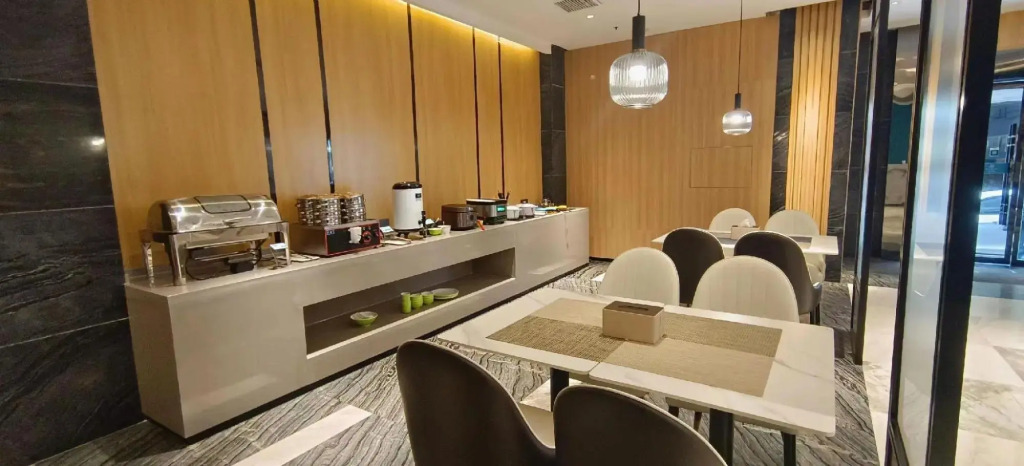 Three-room boutique hotel (Shaodong Fun Global City People's Hospital)