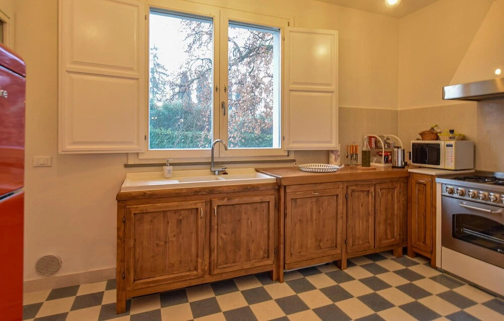 2 Bedroom Beautiful Home In Orentano