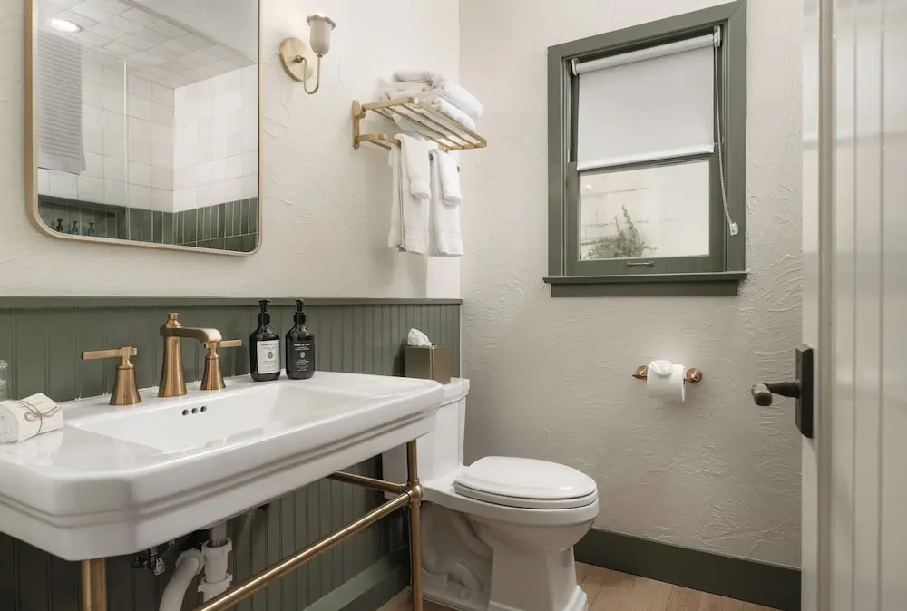 Petit Soleil - Bed, Breakfast and Bar