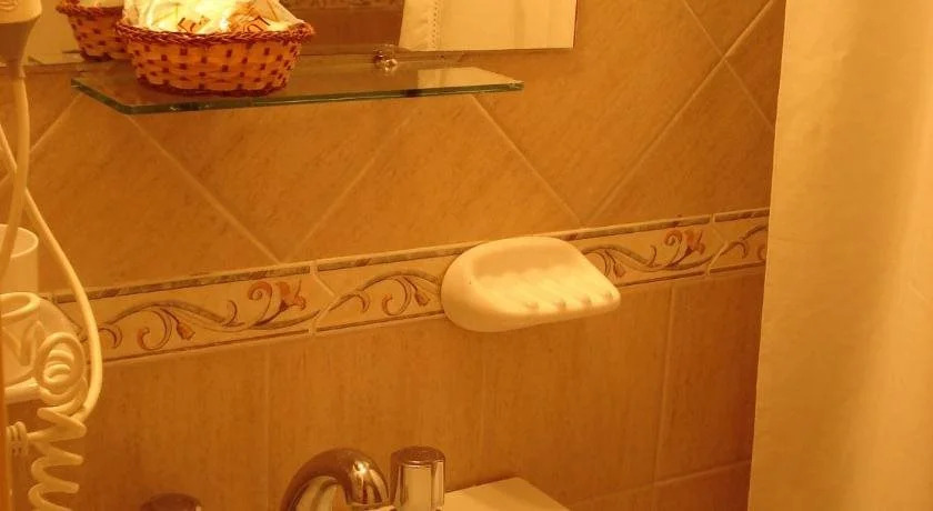Lugra Hotel
