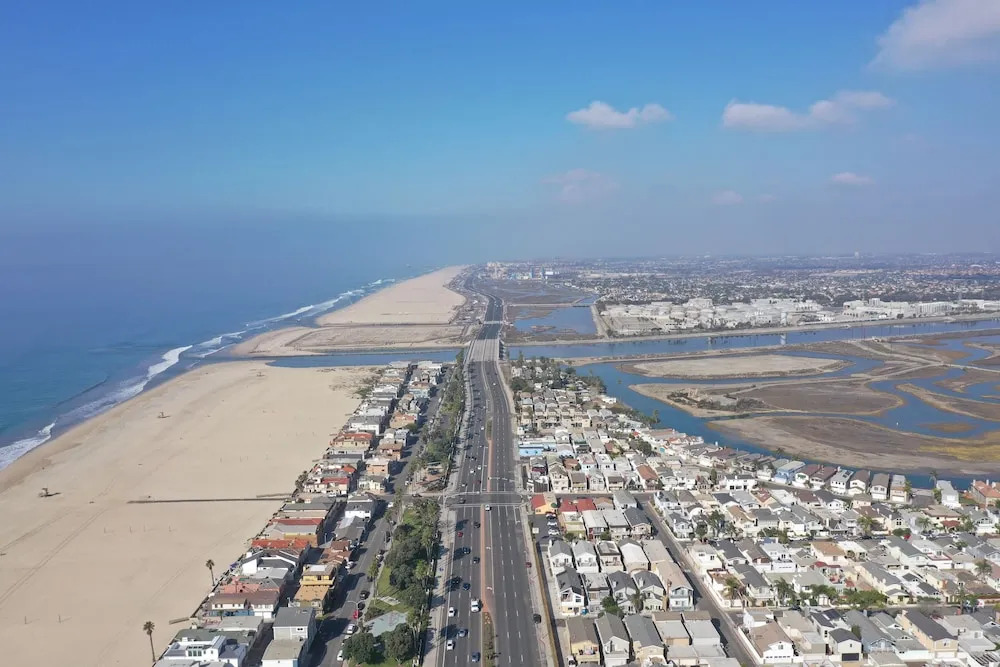 6302 W. Ocean Front (68447)