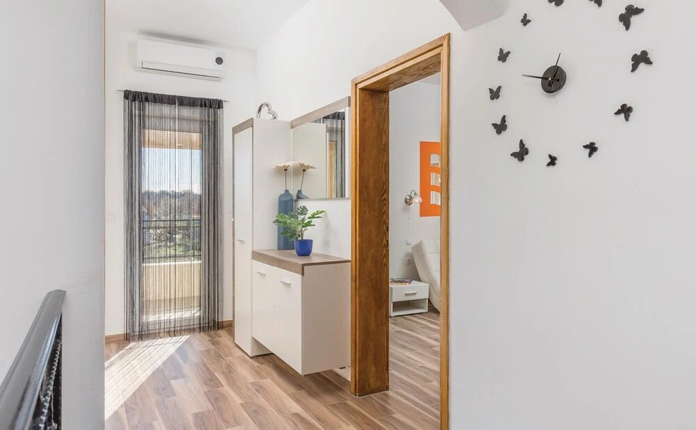 Gorgeous Home In Nedescina