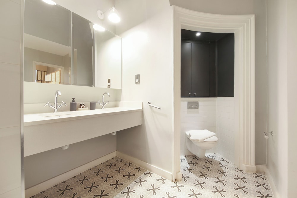 Hertford Flat 16