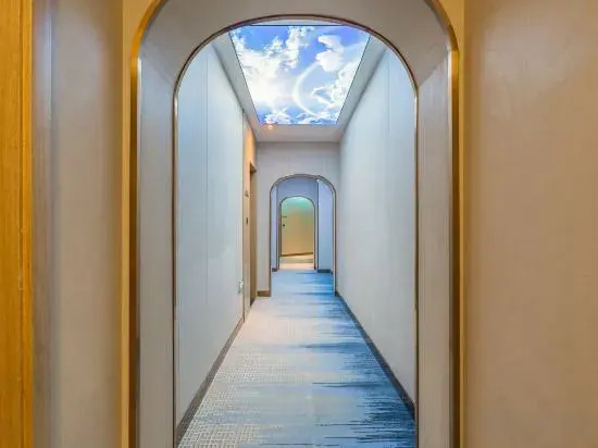 Dequan Luxury Hotel (China International Exhibition Center Wangjing Bridge Branch)