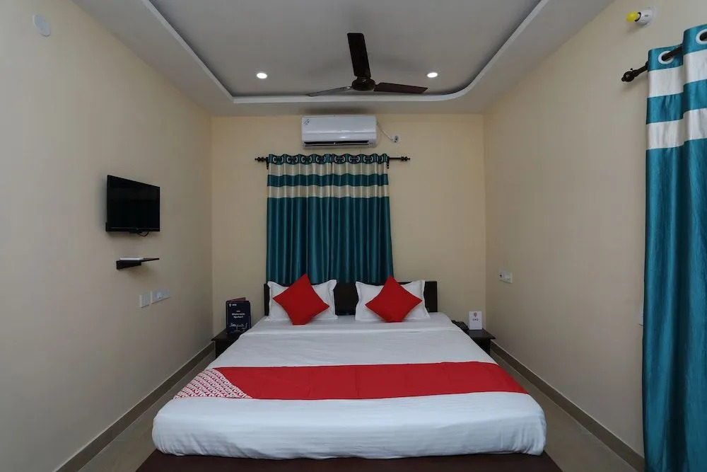 OYO 17376 Hummingbird Inn