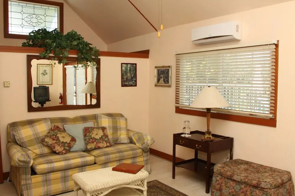 Bear Flag Inn