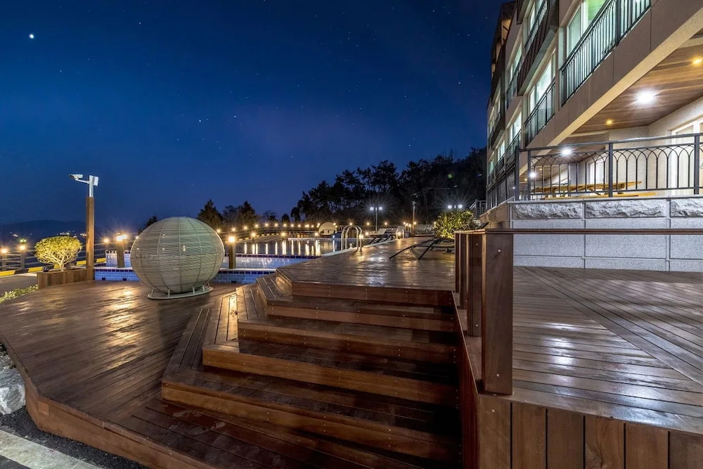 Aria Pension Resort