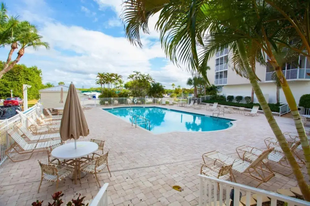 Bonita Beach 5500 - 1906