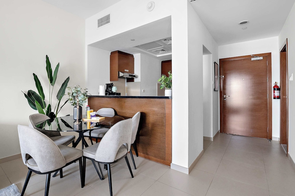 Silkhaus Urban 1BR Stay ARC Tower in Reem Island