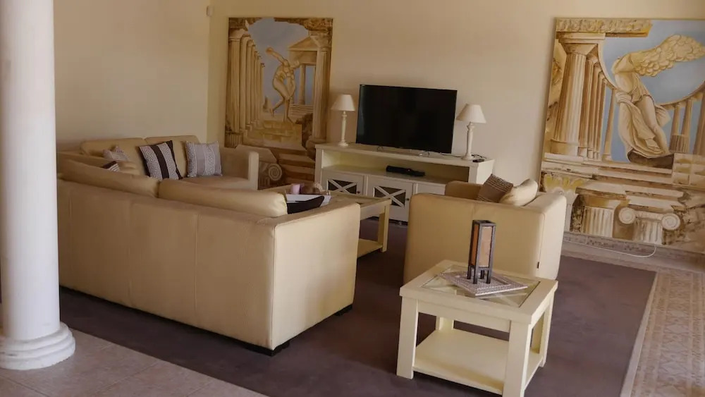 Villa with pool children Very welcome Algarve Portugal for 10 people
