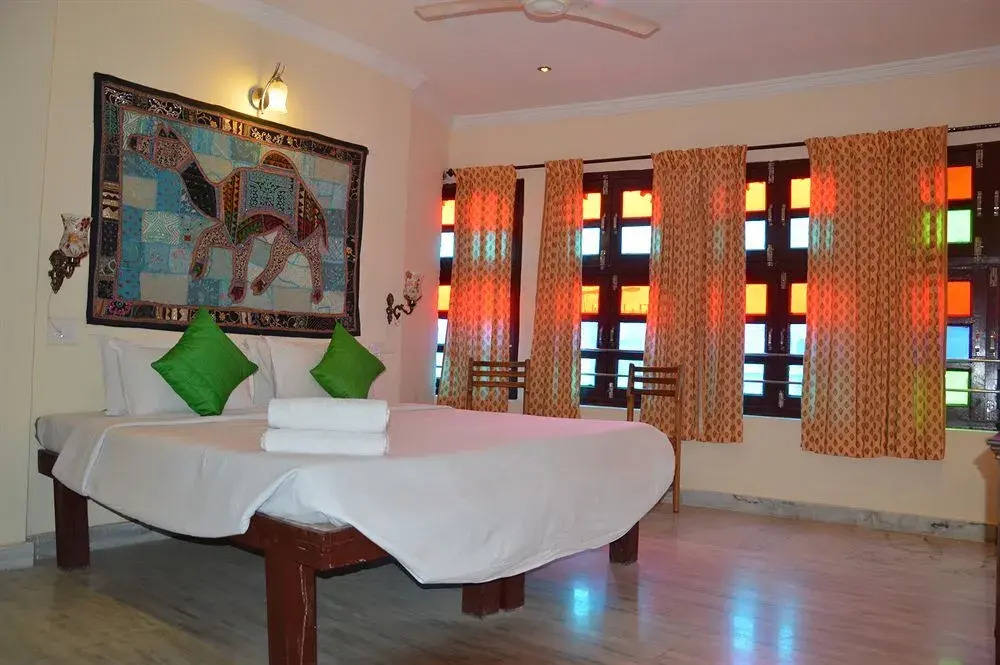OYO 22442 Lake View Guest House And Restaurant