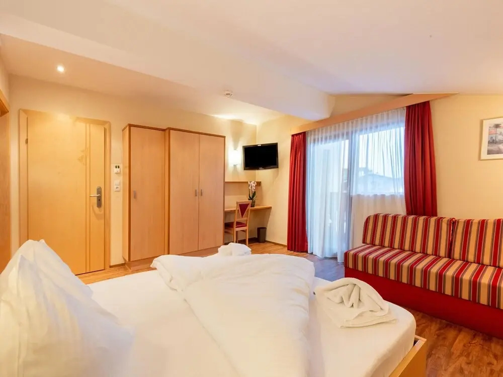 Apartment in Langenfeld With Recreation Room