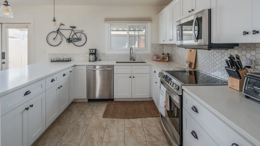 Spacious 4BR Townhouse by WanderJaunt