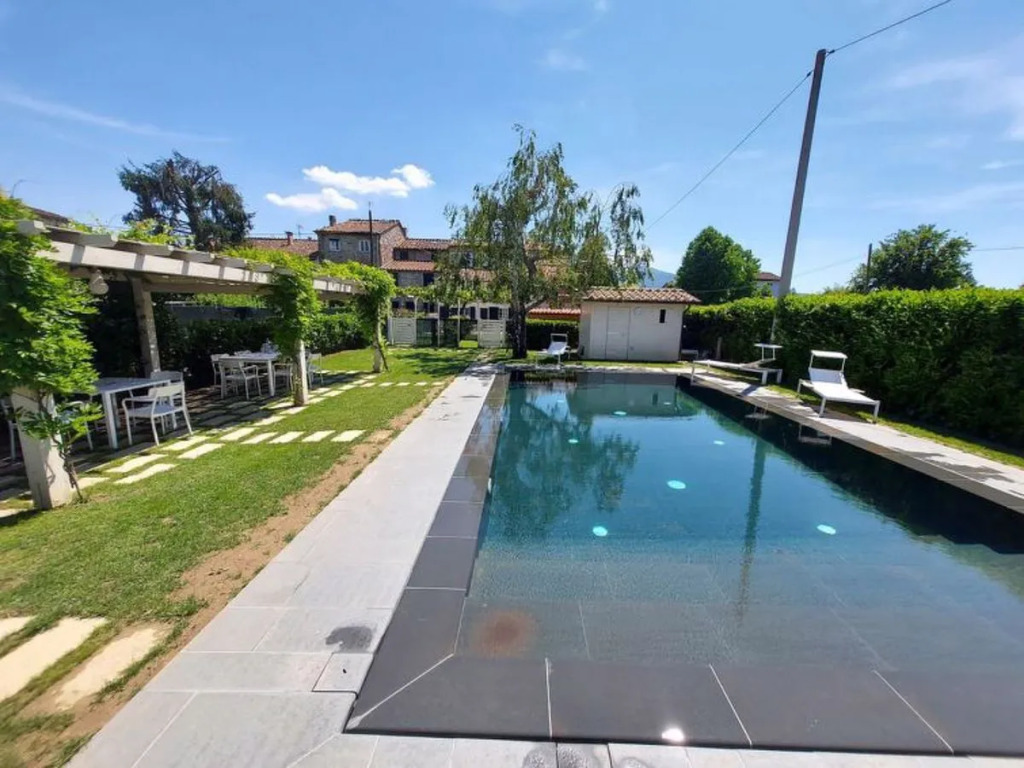 House Glicine Lucca