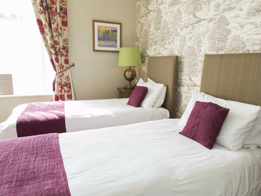 George Hotel & Granary