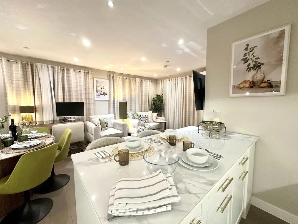 Contemporary Bromley Penthouse With Balcony