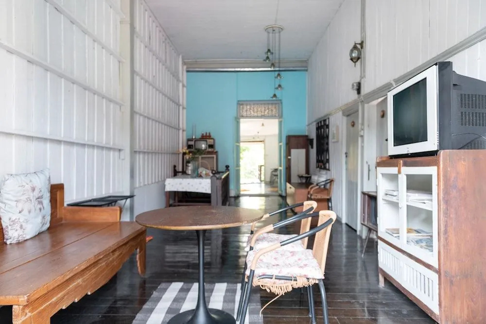 OYO 554 Old Town Boutique Hostel