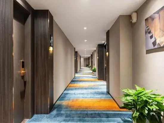 Xike City Hotel (Xianning Experimental Foreign Language School)