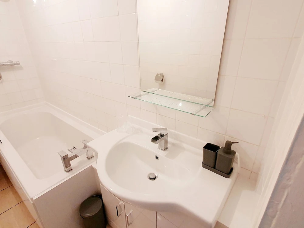 Klass Living - Station Apartment