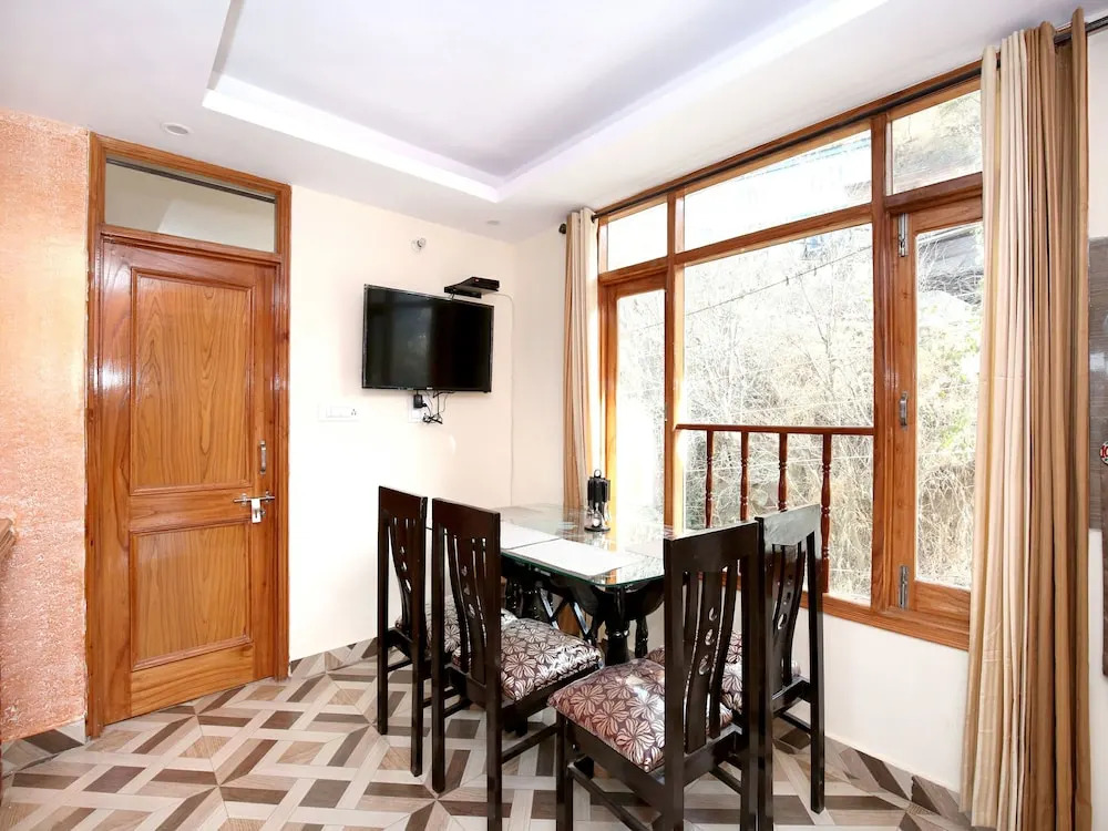 OYO 12060 Home Hill View 3BHK Bharari