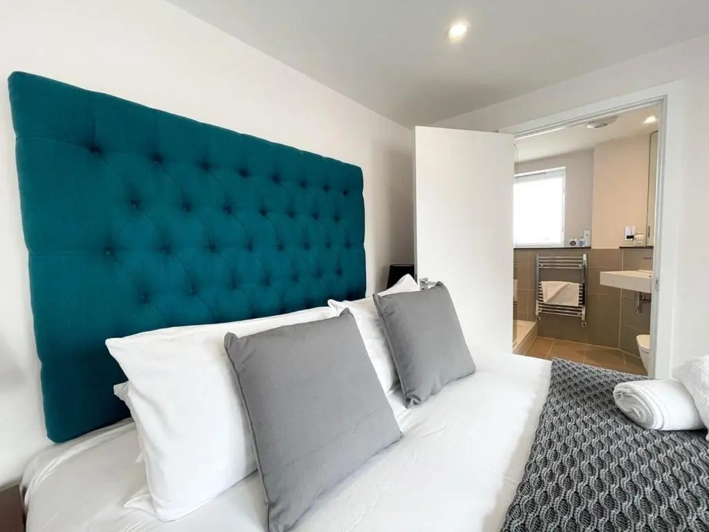 Ocean Gate 24