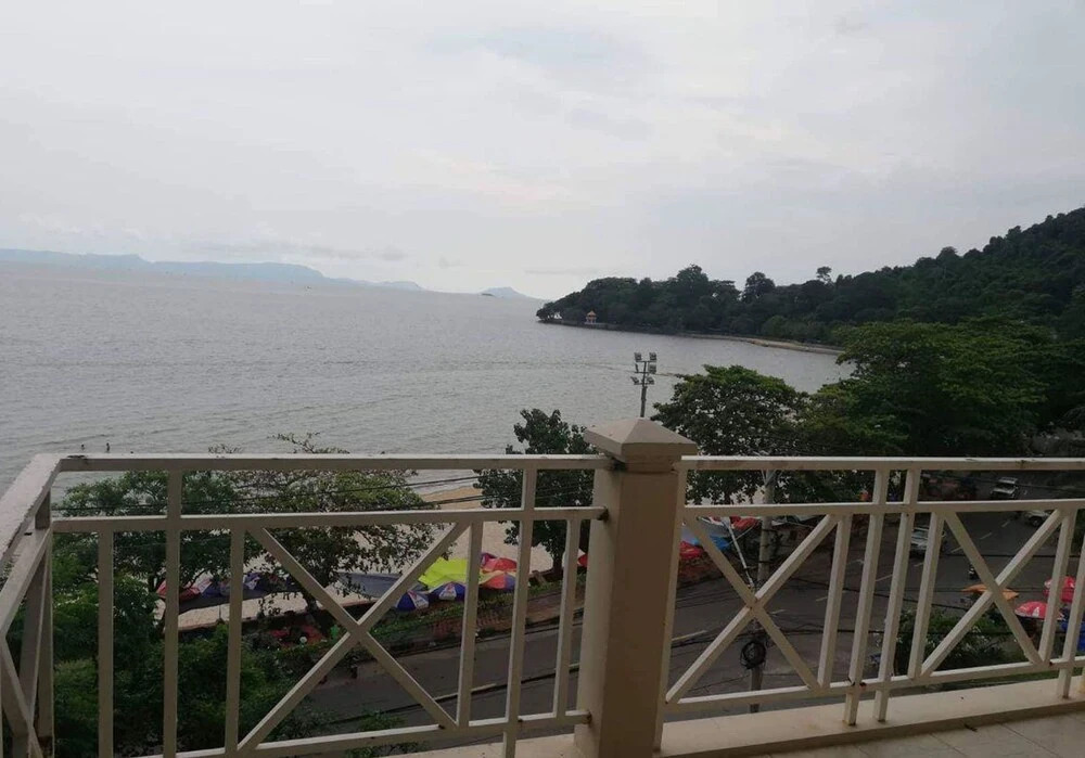 CHILL HOUSE by the beach