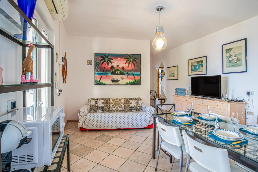 Stecchi three-room beach front 5 beds-Casa Stecchi