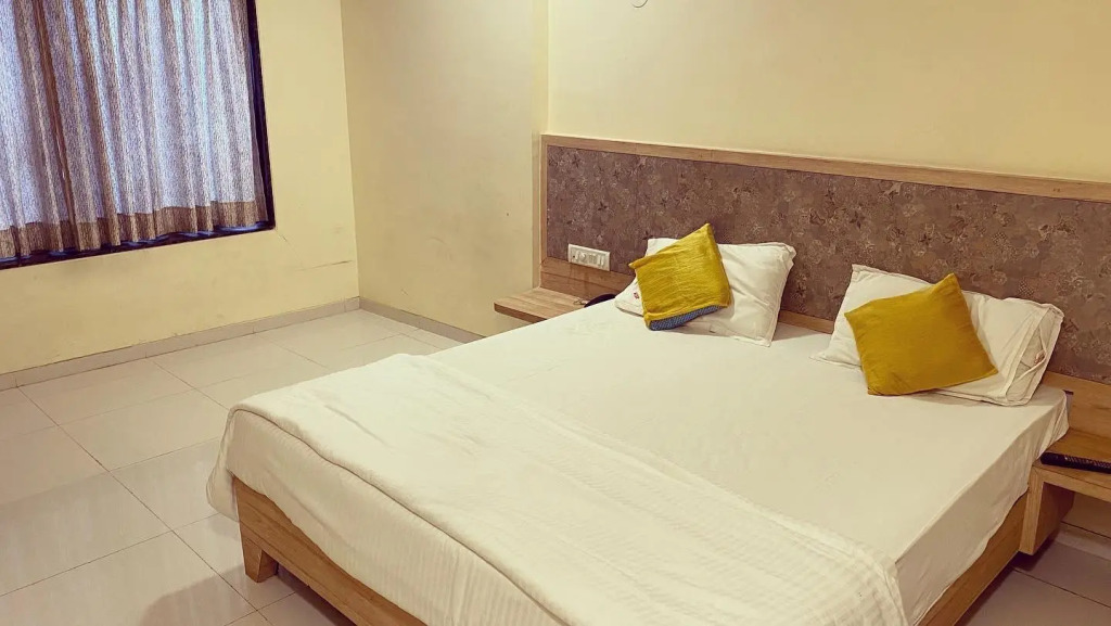 Treebo Bright Plaza & Spa