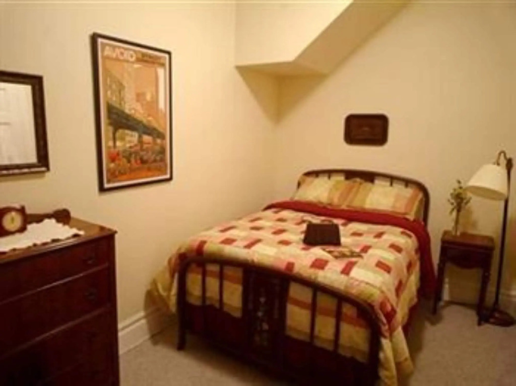 Old Chicago Inn