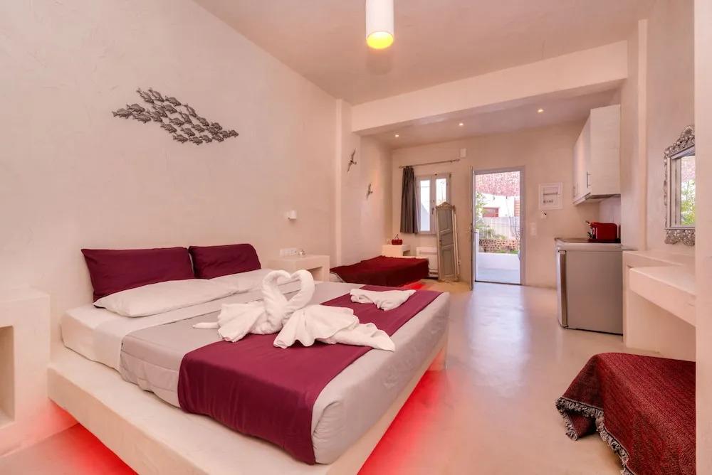 The Muse Of Santorini - Jacuzzi Suites