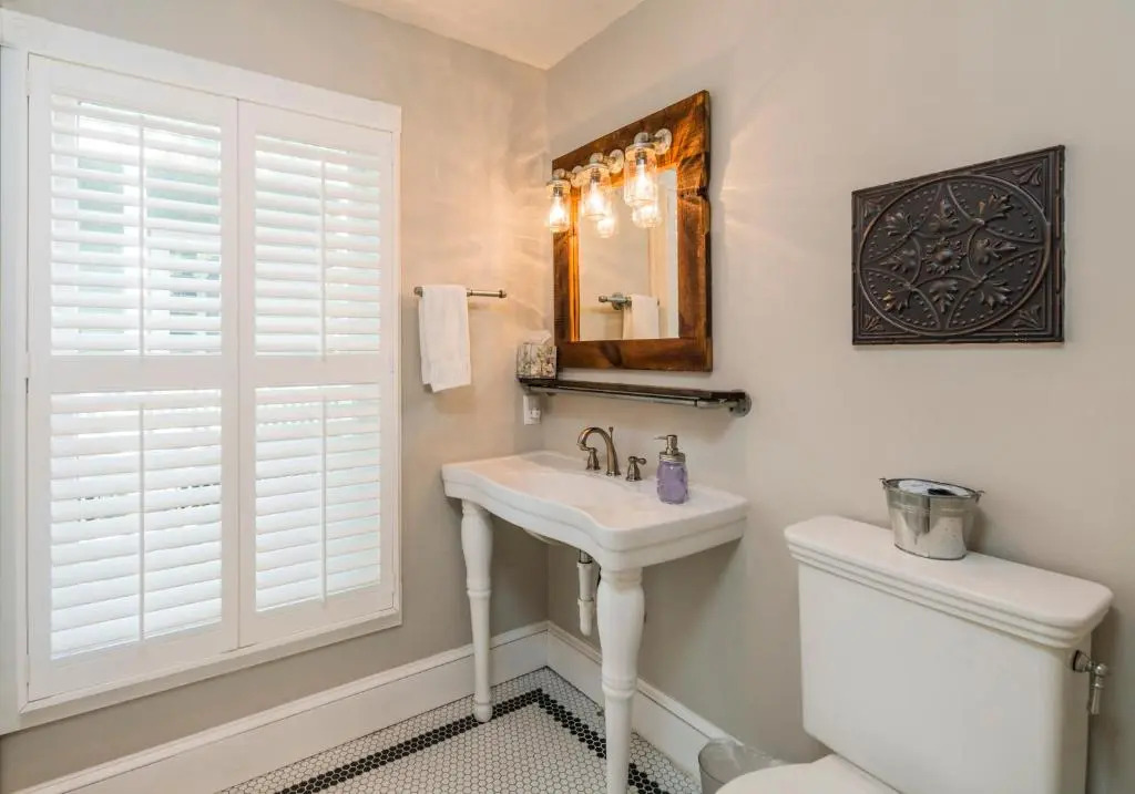 Carriage Way Inn Bed & Breakfast Adults Only - 21 years old and up