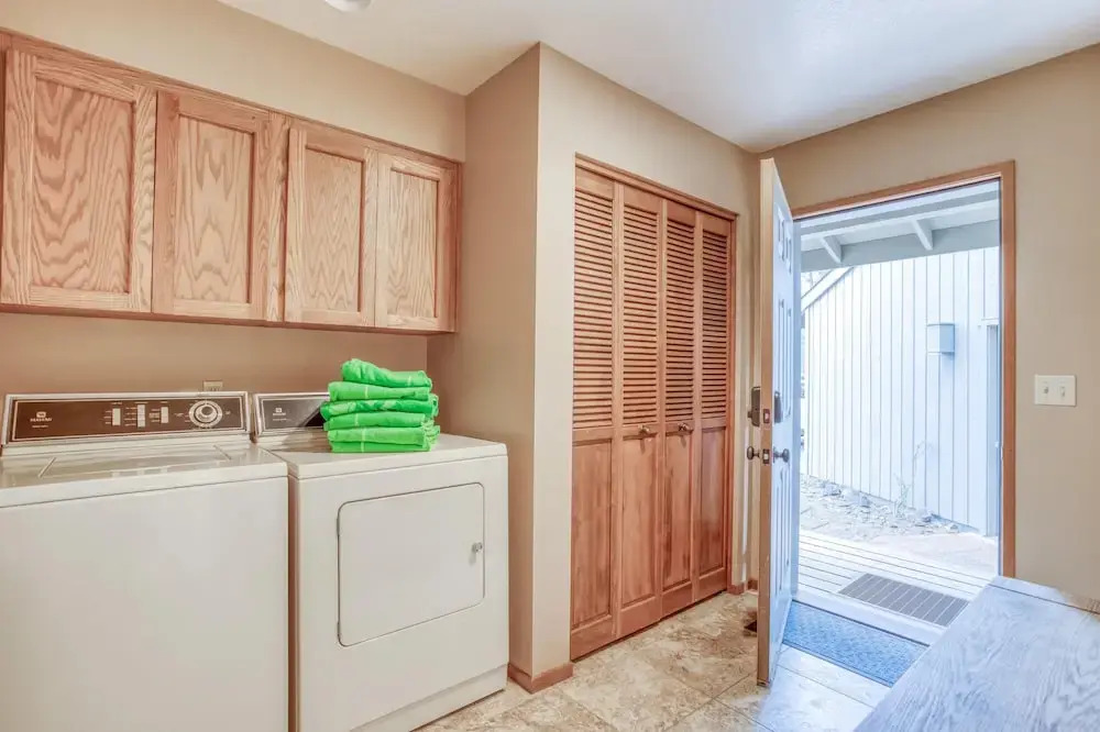 Red Cedar Lane 60