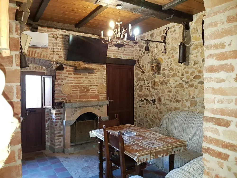House With 2 Bedrooms in El Pedroso, With Enclosed Garden and Wifi