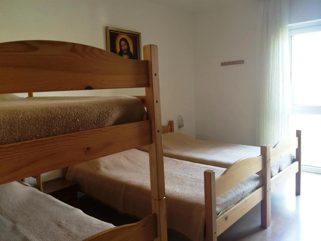 Rooms and apartment Ana