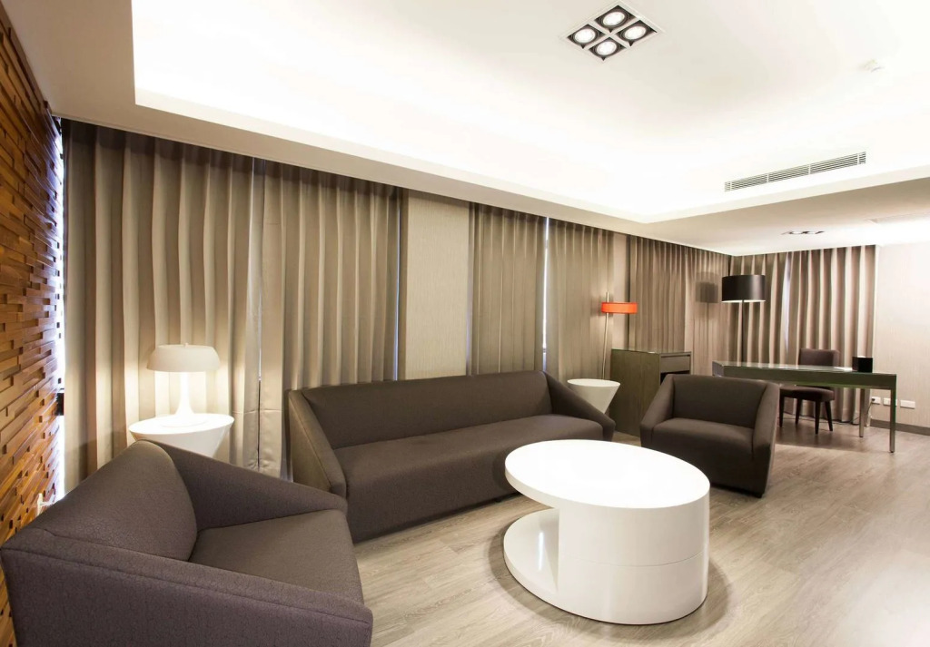 CHECK inn SELECT Hualien LinSen