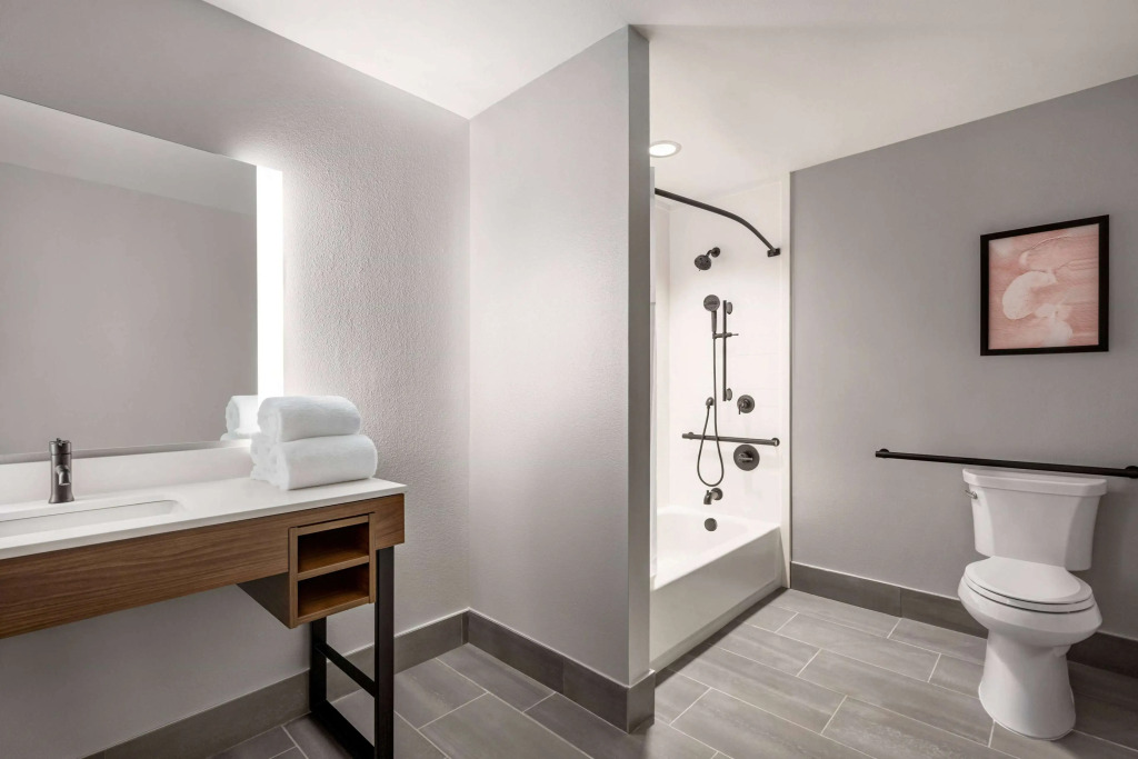Hawthorn Extended Stay by Wyndham Del Rio