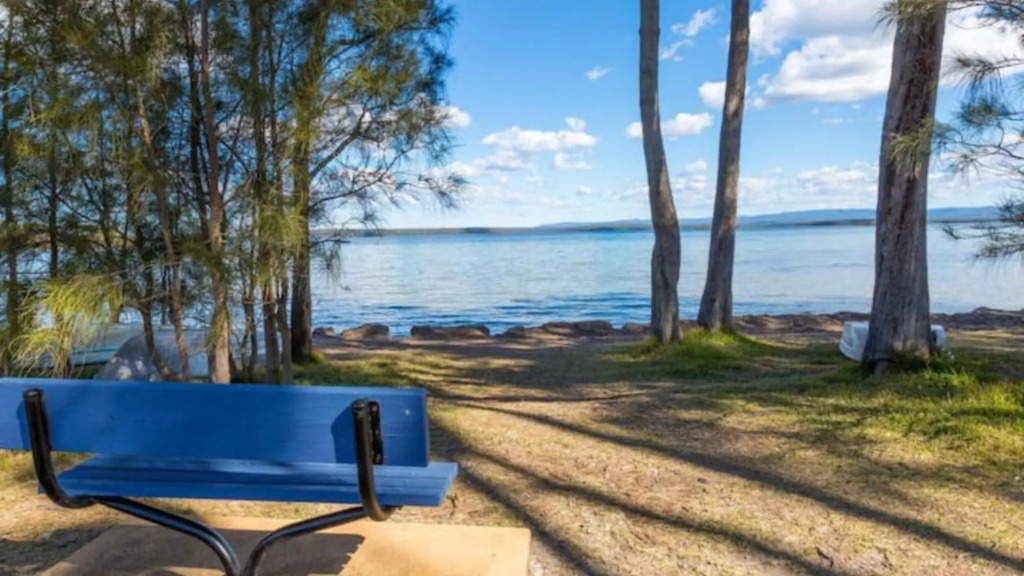Loralyn - Waterfront, wheelchair accessible