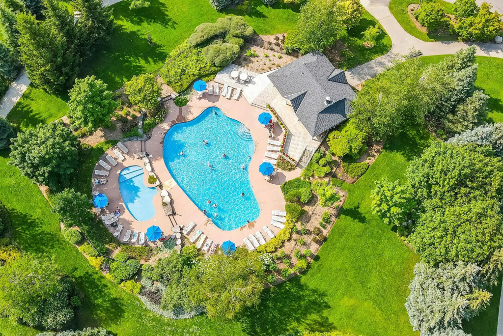 220 Snowbridge w/ Free Shuttle to Village
