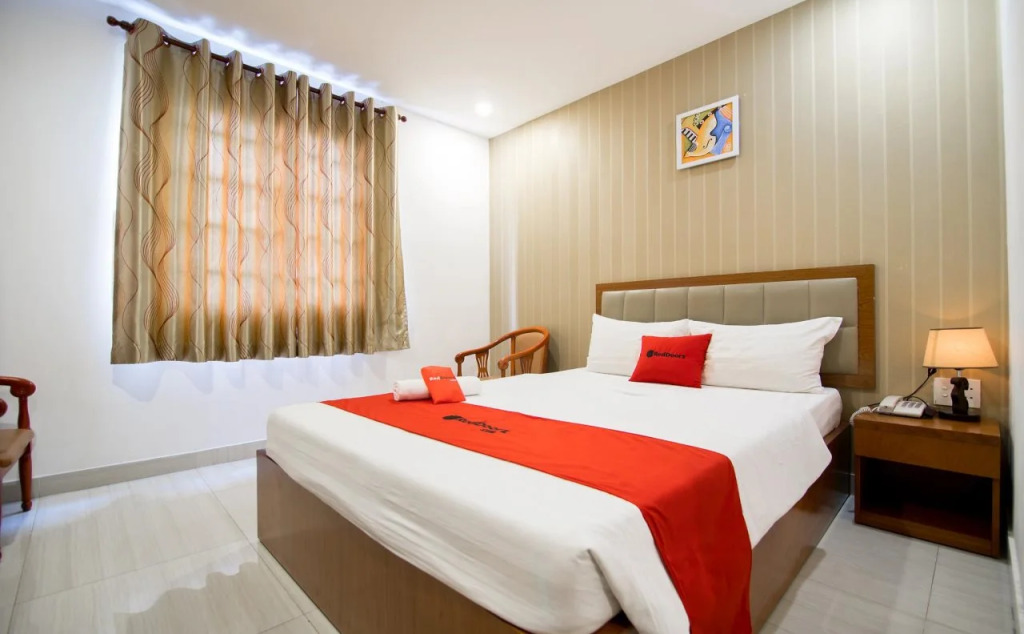 RedDoorz Plus @ Trung Son Residence