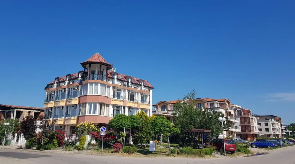 Sunny Island Obzor