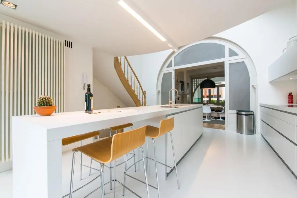 Spacious Belle Epoque House with free parking