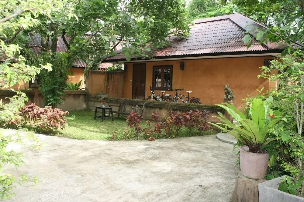 Saimoonbury Resort
