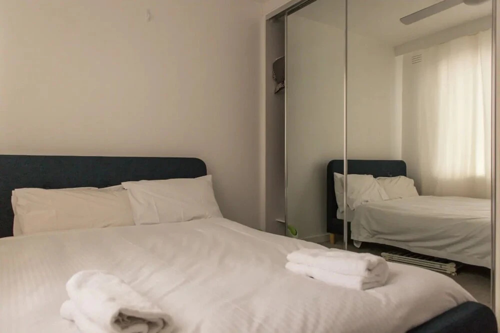 Bright And Spacious 2 Bedroom Apartment In Windsor