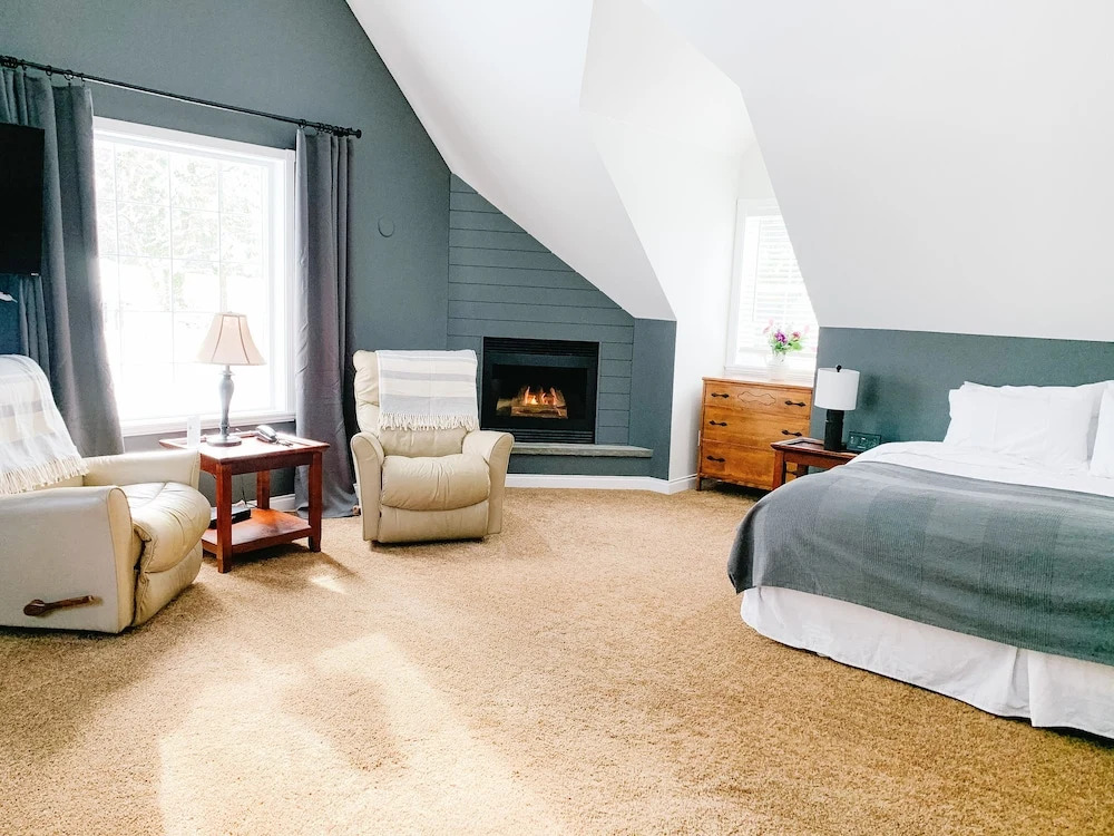 The Inn at the Ninth Hole Bed & Breakfast